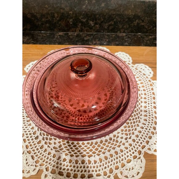 VINTAGE cranberry Corning Ware Vision casserole dish - Picture 3 of 7